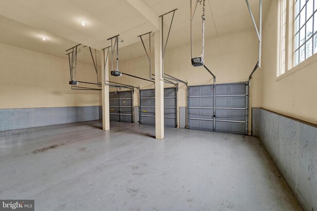 Building Photo - 19 Meadowlark Dr