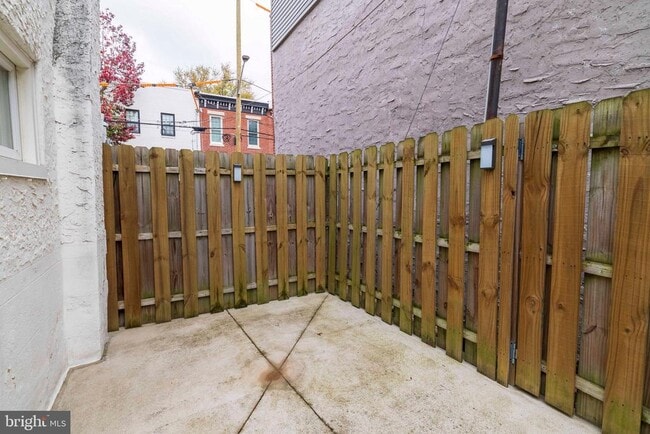 Building Photo - 2217 Memphis St