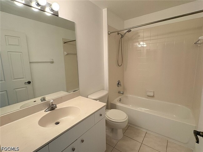 Building Photo - 3636 Pine Oak Cir