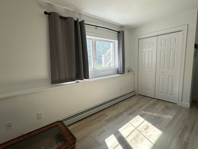 Building Photo - Newly Built! Spacious 4BR 2 Bath House