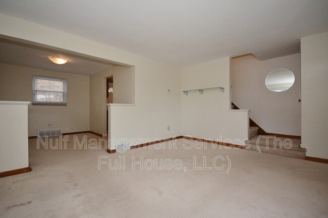Building Photo - 2025 Fairland St