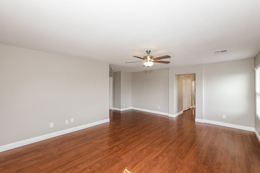 Building Photo - 3398 Jasmine Vine Ct