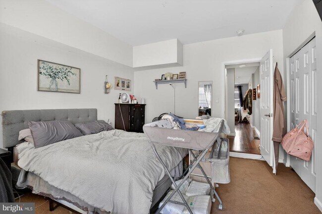 Building Photo - 1708 Catharine St