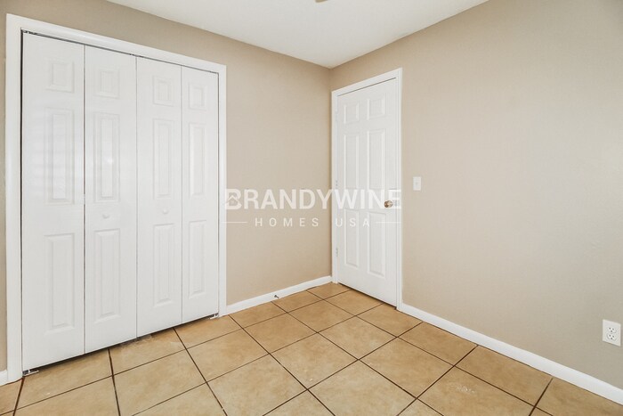 Building Photo - 3221 Thistlehill Dr