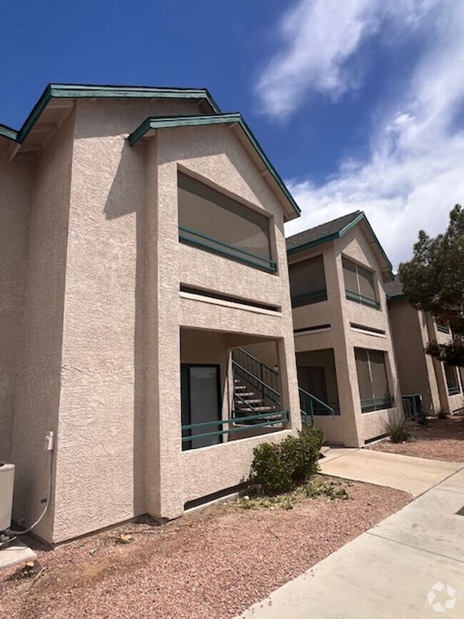 Building Photo - Gated / Community Pool / Downstairs / $500...