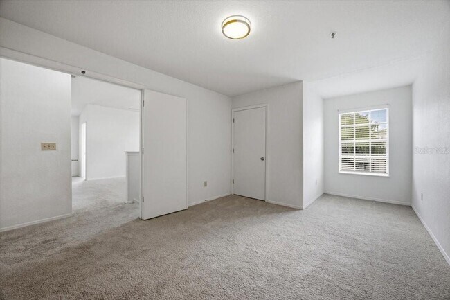 Building Photo - 1612 Columbia Arms Cir