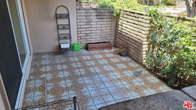 Building Photo - 4751 La Villa Marina