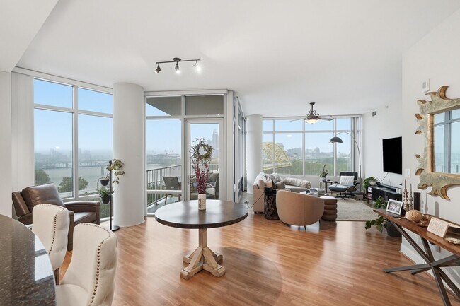 Building Photo - 400 Riverboat Row
