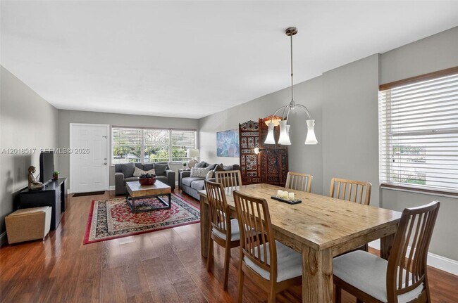 Building Photo - 401 Golden Isles Dr