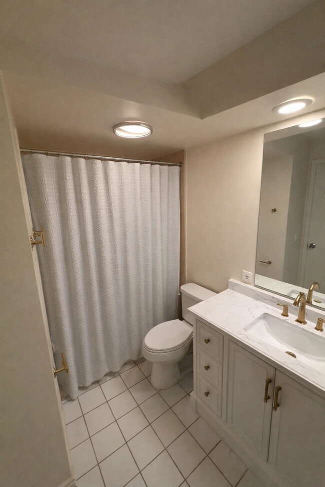 Building Photo - 1551 Ashland Ave