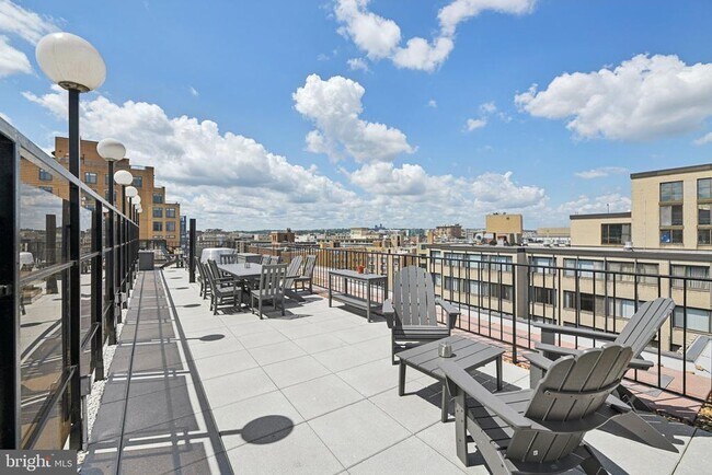 Building Photo - 1420 N St NW
