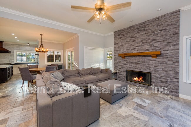 Building Photo - 22324 Circle J Ranch Rd