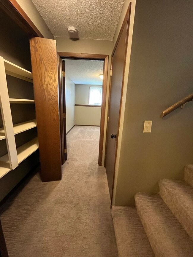 Building Photo - 2 Bed/2 Bath Townhome For Rent in South Sioux Falls!!