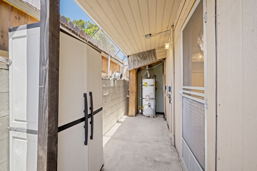 Building Photo - 10617 Wilsey Ave