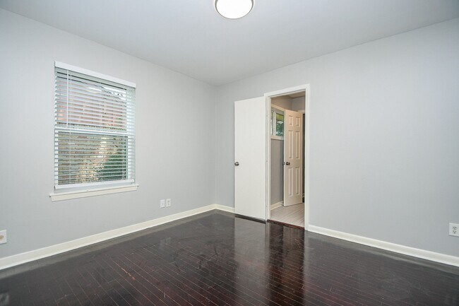 Building Photo - 5209 De Milo Dr