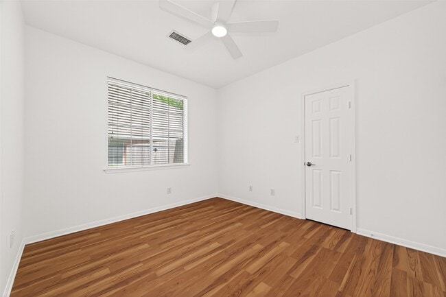 Building Photo - 22 Westwinds Cir