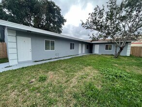 Building Photo - 1109 NW 6th Ave