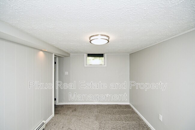 Building Photo - 12544 Osborne Ave NE