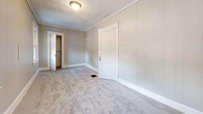 Building Photo - Old Brooklyn - 3 Bedroom Single Family Home