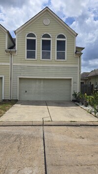 Building Photo - 2918 Hebert Trail Dr