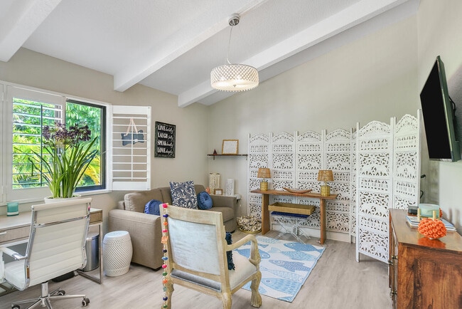 Building Photo - 250 S Ocean Blvd