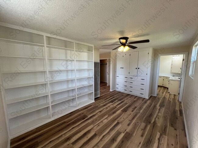 Building Photo - Beautiful Newly Renovated 3 Bedroom 2 Bath...