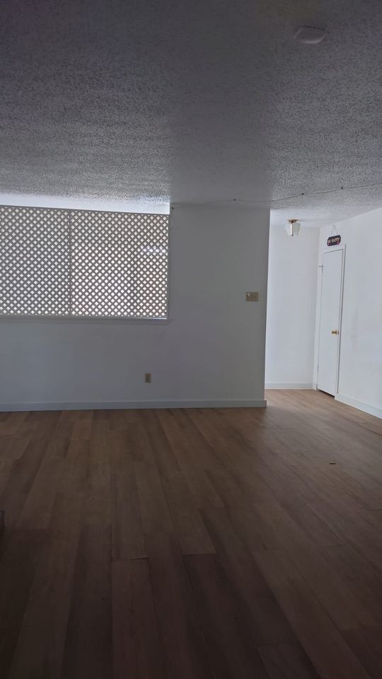 Building Photo - 8560 Park Ln
