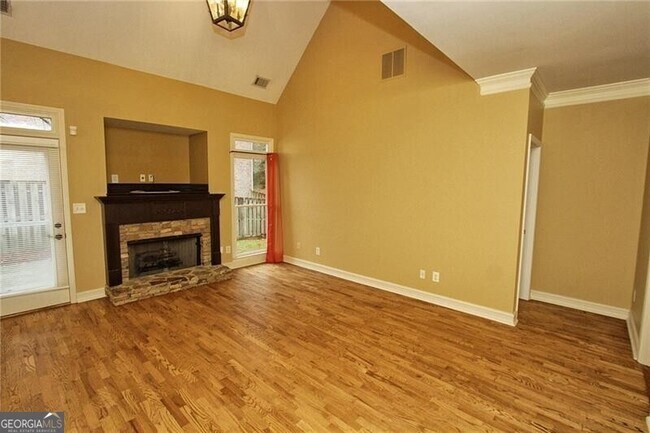 Building Photo - 1360 East Gate Ct SE
