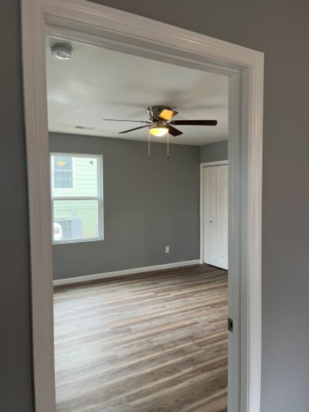 Building Photo - 1134 Simpson St