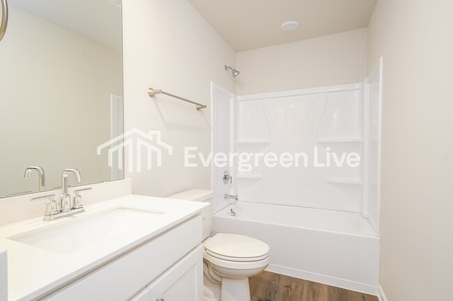 Building Photo - 811 Pear Blossom Ct