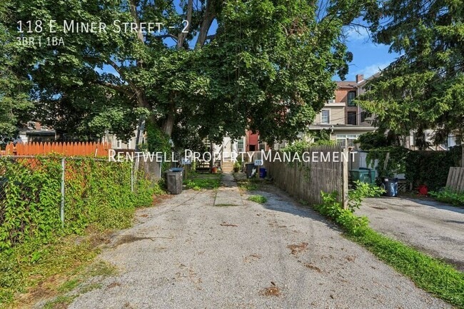 Building Photo - 118 E Miner St