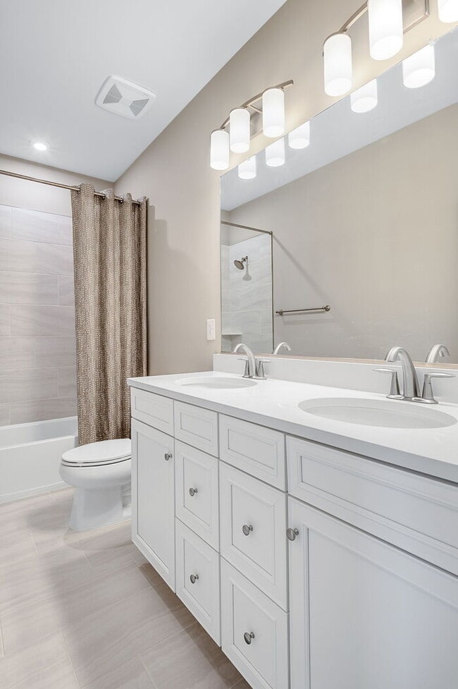 Building Photo - Spacious 3 Bedroom Condo Near VCU & VUU –  Most Utilities Included – $3,200/mo