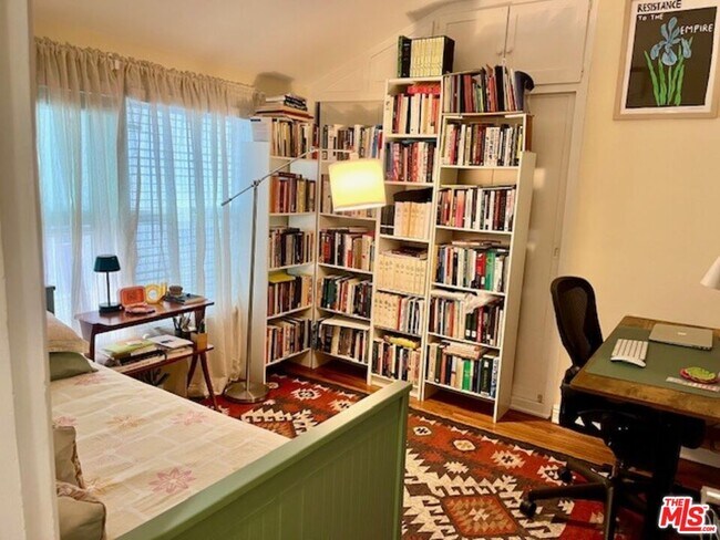 Building Photo - 1727 1/2 Malcolm Ave