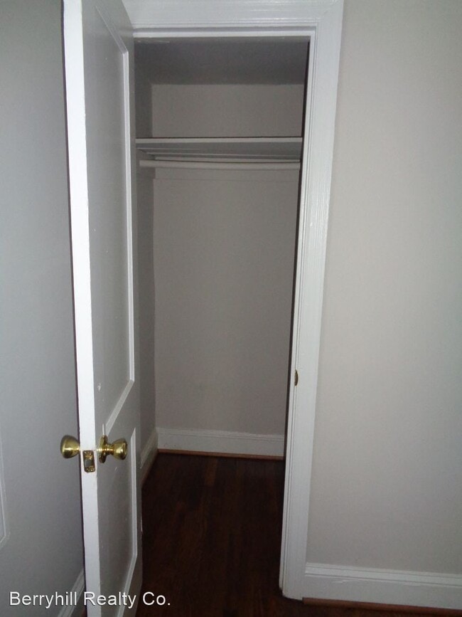 Building Photo - 2 br, 1 bath House - 3900 Admiral Ave.