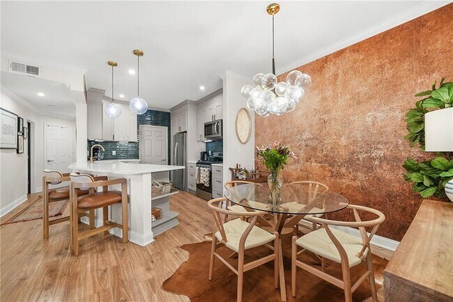 Building Photo - 815 McGill Park Ave NE