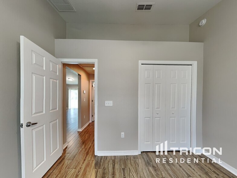Building Photo - 2080 Chickadee St