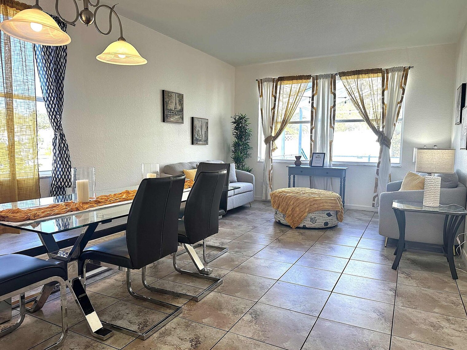 Building Photo - 930 Oxford Dr