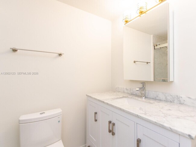 Building Photo - 1000 West Ave