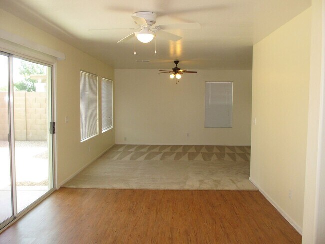 Building Photo - New Listing in Buckeye
