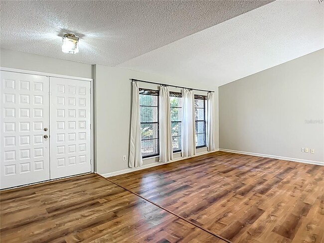 Building Photo - 1623 Carter Oaks Dr