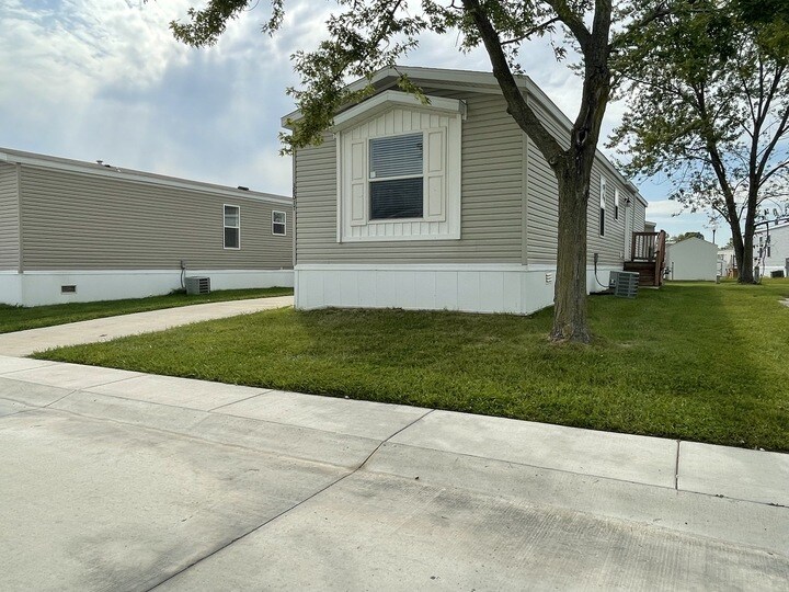 Building Photo - 38017 Chilver Ave