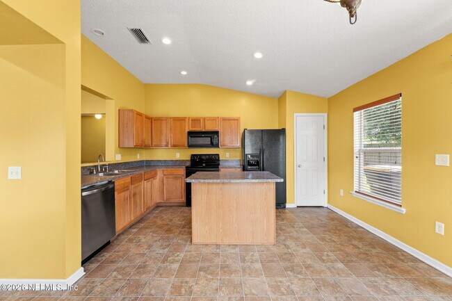 Building Photo - 11509 Brian Lakes Dr N