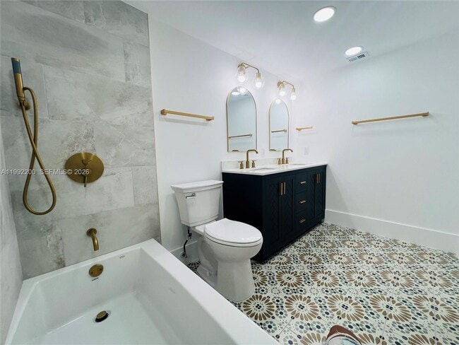 Building Photo - 2402 Antigua Cir