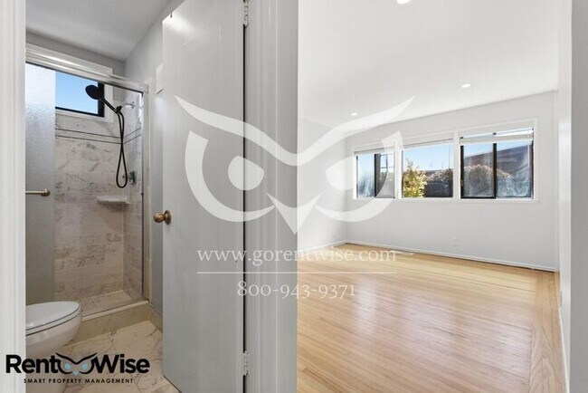 Building Photo - 1109 Ridgewood Dr