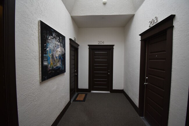 Building Photo - 211 W 1st Ave