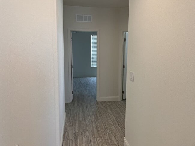 Building Photo - 2501 W Wickenburg Way