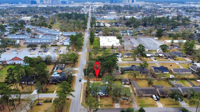 Building Photo - 10003 Briarwild Ln