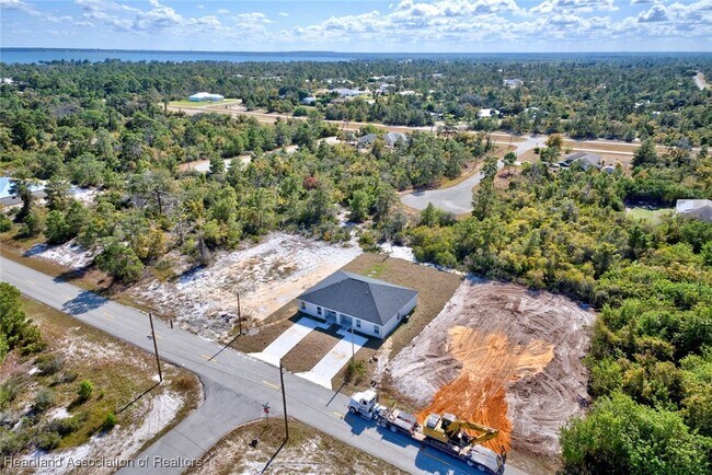 Building Photo - 293 Lincoln Rd NE