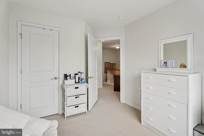 Building Photo - 204 Hudson Dr