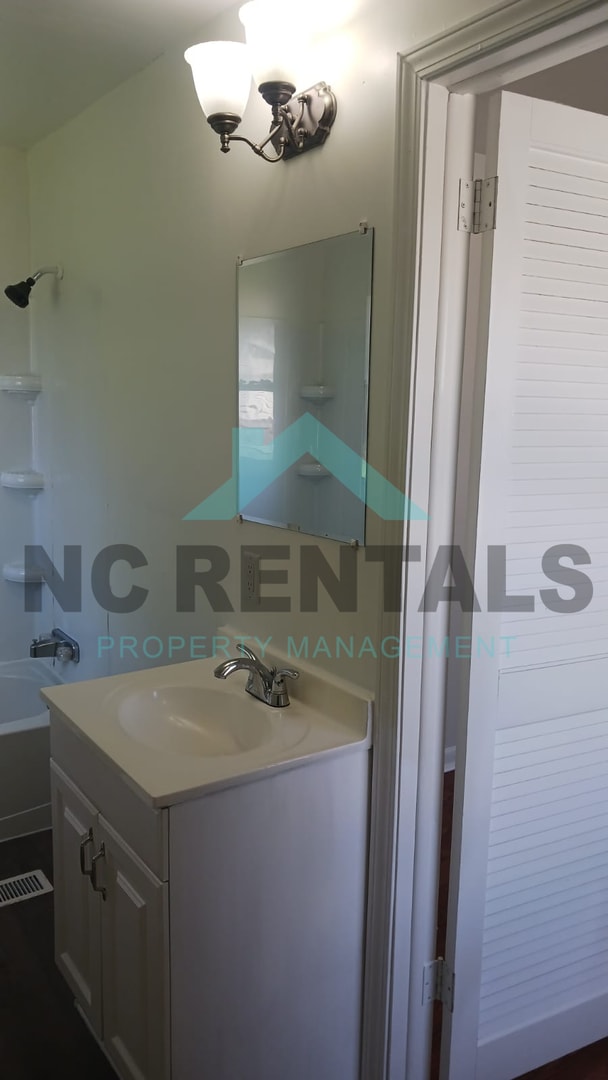 Building Photo - 1209 Gordon St